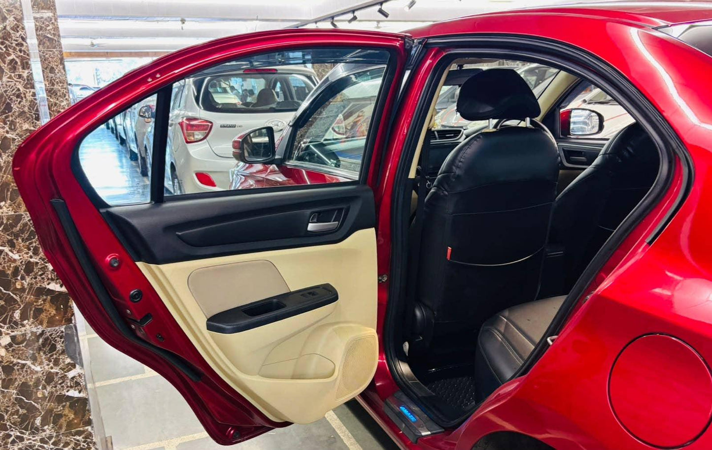 28,000 KMS HONDA AMAZE RDE VX 1.2 MT PETROL (2023)