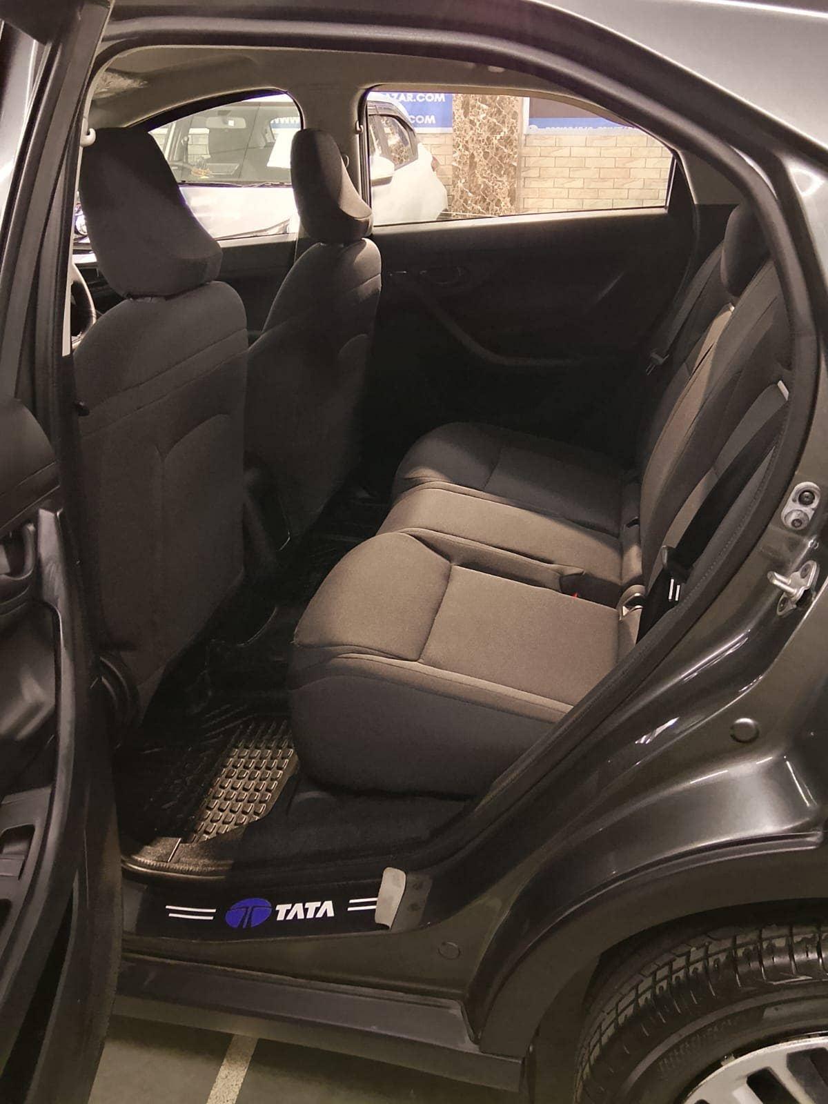 9,000 KMS TATA NEXON 1.2 SMART+ PETROL (2024)