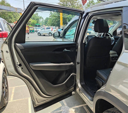 11,000 KMS MORRIS GARAGES HECTOR SHARP HYBRID MT 1.5 PETROL (2020)
