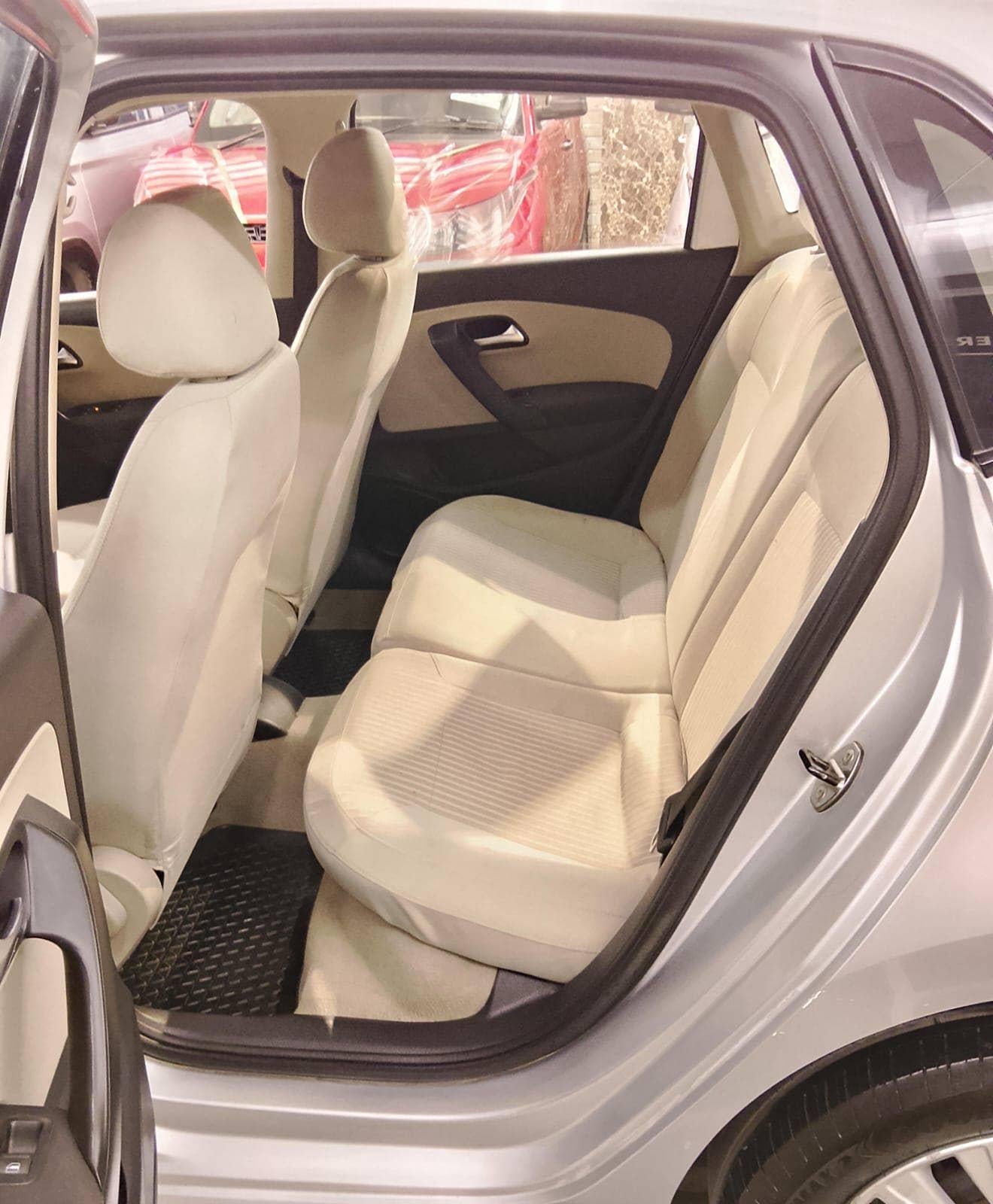24,000 KMS Volkswagen POLO 1.2 HIGHLINE PETROL (2012)
