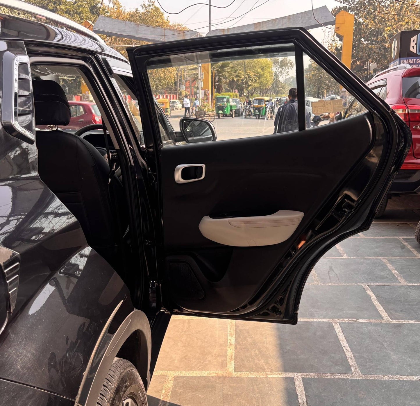 12,000 KMS HYUNDAI VENUE SX 1.0 PETROL (2025)