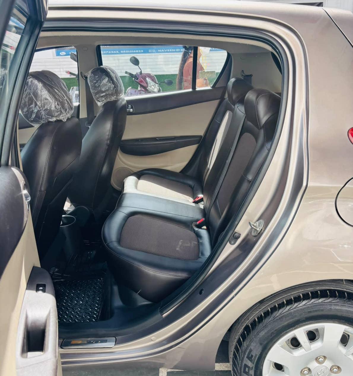 35,000 KMS HYUNDAI I20 MAGNA (O) 1.2 PETROL (2012)