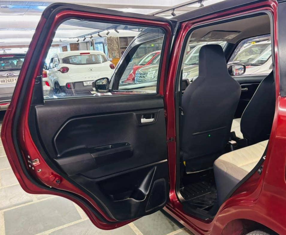 20,000 KMS MARUTI WAGONR ZXI+ AGS PETROL (2023)