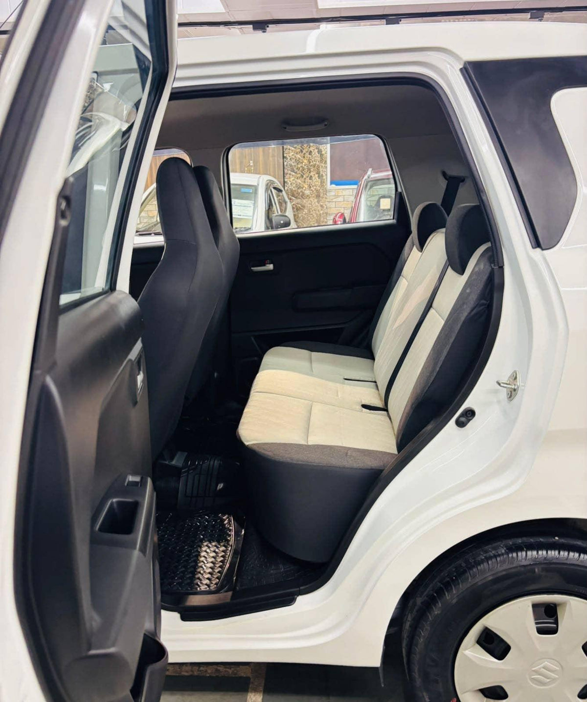 4,000 KMS MARUTI WAGONR ZXI 1.2 PETROL (2022)