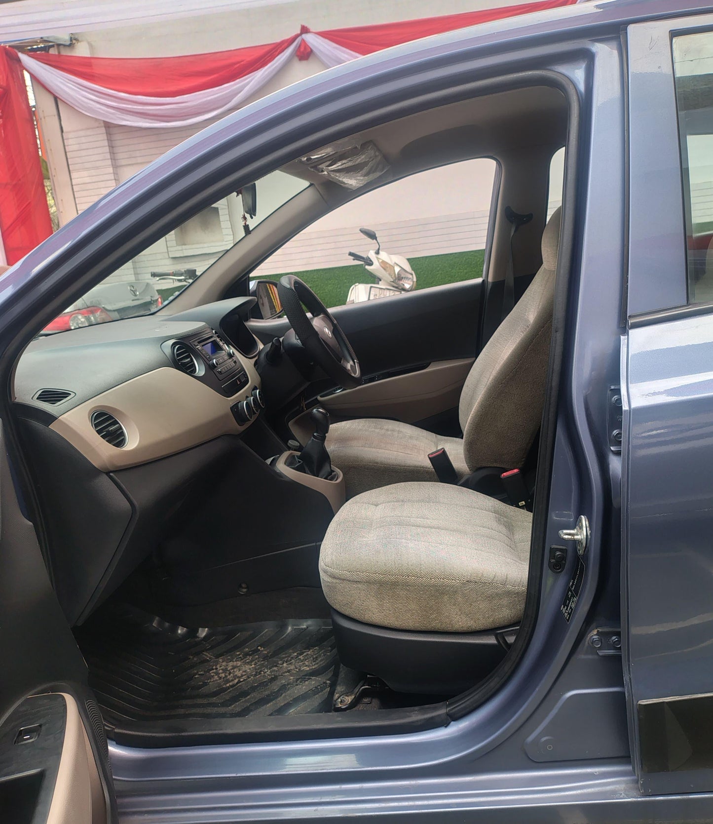 36,000 KMS HYUNDAI GRAND I10 MAGNA PETROL (2016)