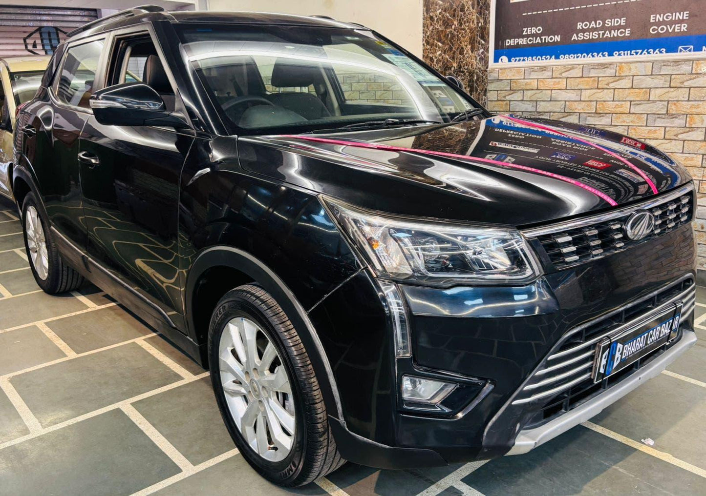 MAHINDRA XUV 300 W8 PETROL (2019)