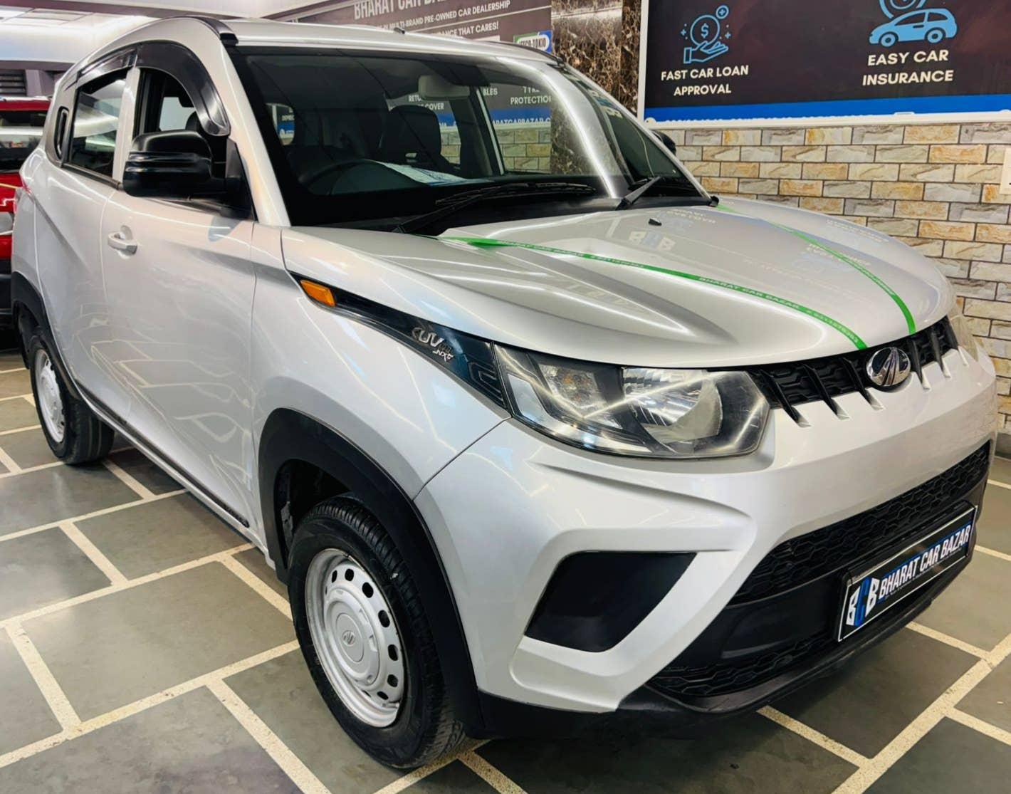 20,000 KMS MAHINDRA KUV 100 K2 6STR PETROL (2017)