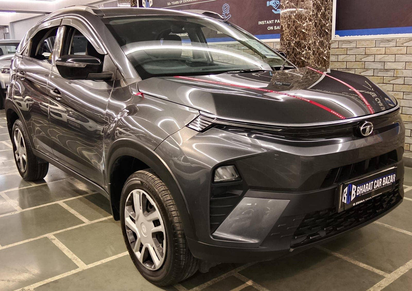 9,000 KMS TATA NEXON 1.2 SMART+ PETROL (2024)