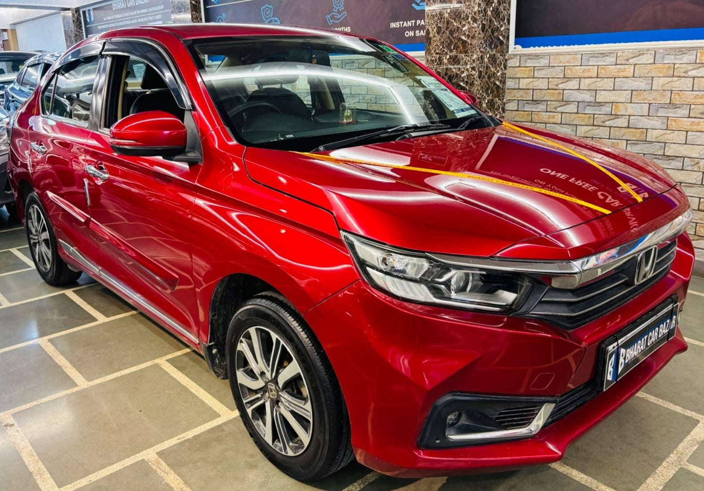 28,000 KMS HONDA AMAZE RDE VX 1.2 MT PETROL (2023)