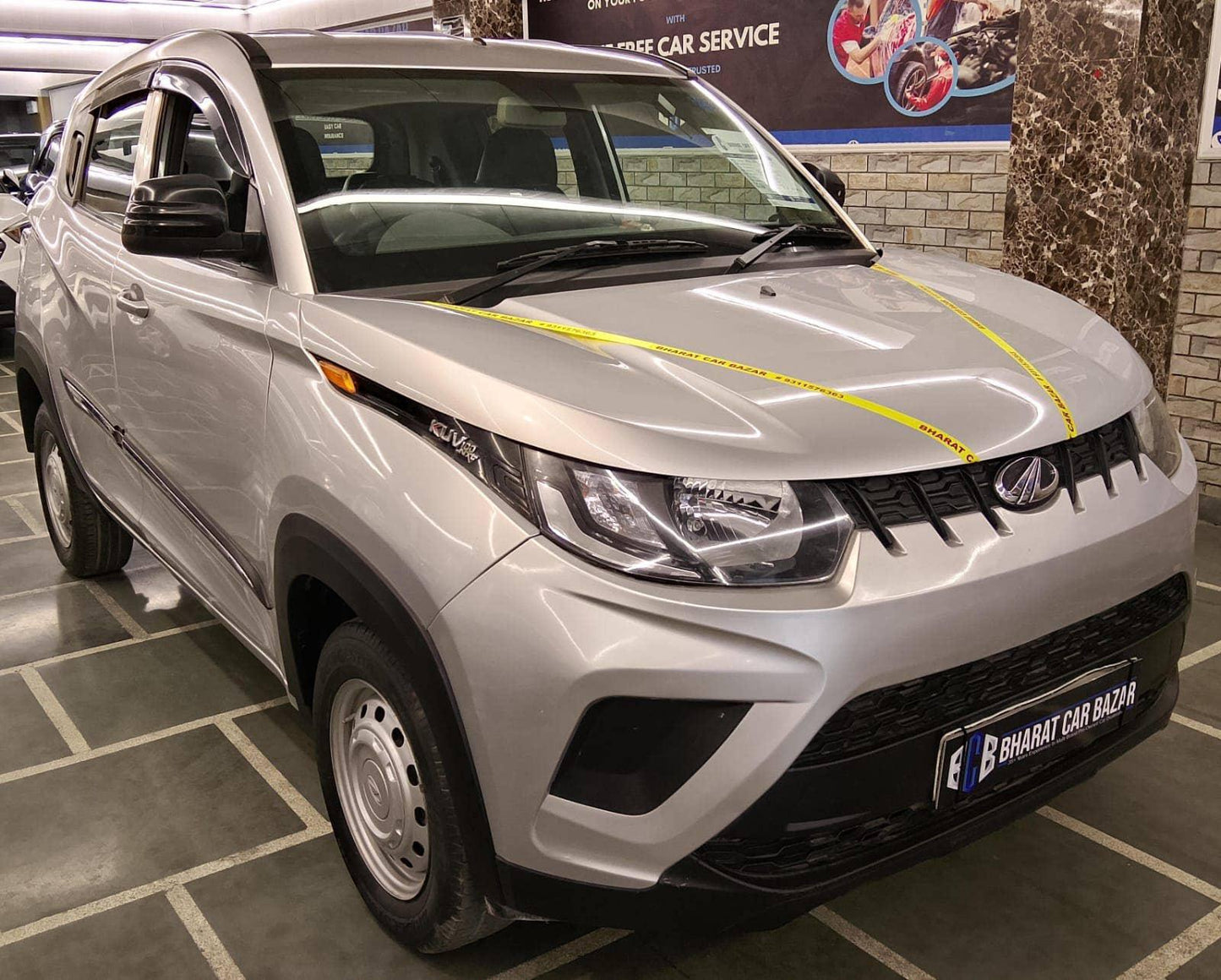 27,000 KMS MAHINDRA KUV 100 K2 NXT PETROL (2018)