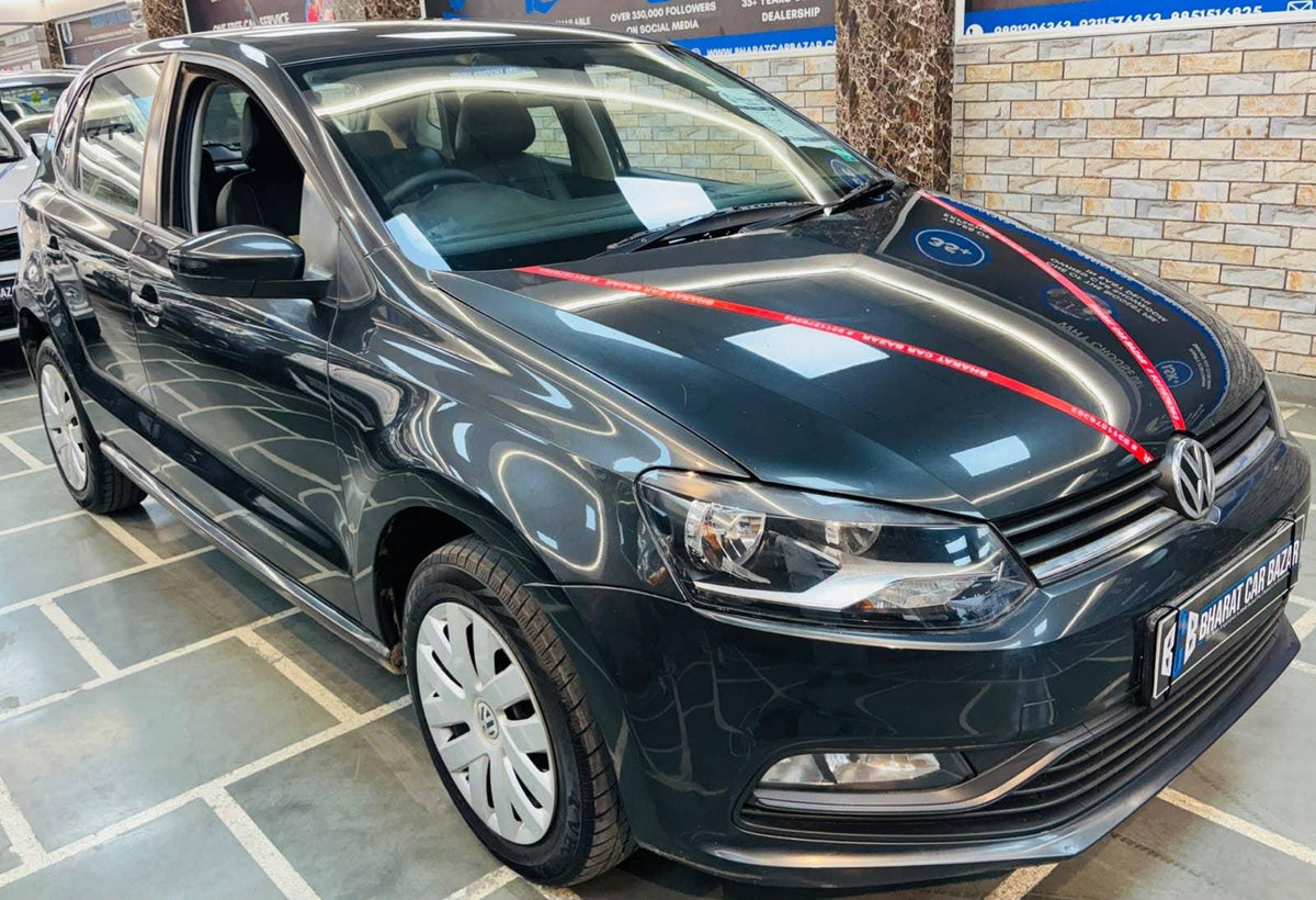 37,000 KMS VOLKSWAGEN POLO 1.2 MPI COMFOTLINE MT PETROL (2016)