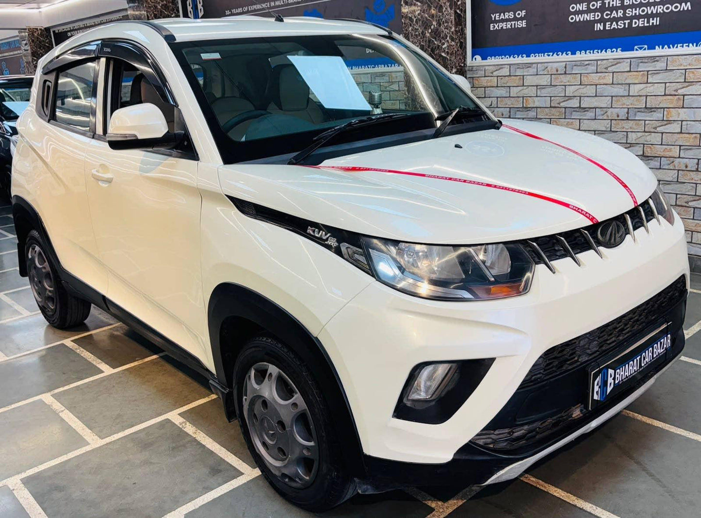 22,000 KMS MAHINDRA KUV 100 K6+ 6STR G NXT PETROL (2018)