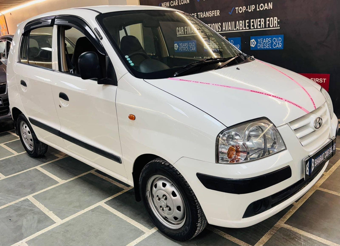 9,000 KMS HYUNDAI SANTRO GL PETROL (2014)