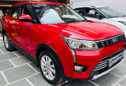 43,000 KMS MAHINDRA XUV 300 W8 DIESEL (2019)