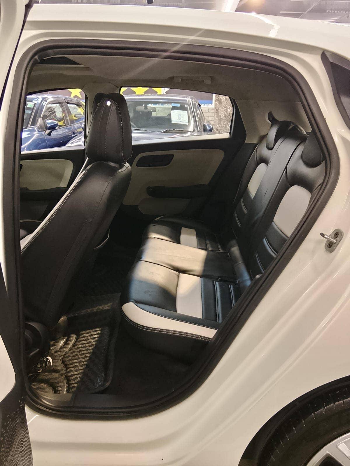 44,000 KMS TATA ALTROZ 1.2 XM+ S CNG (2024)
