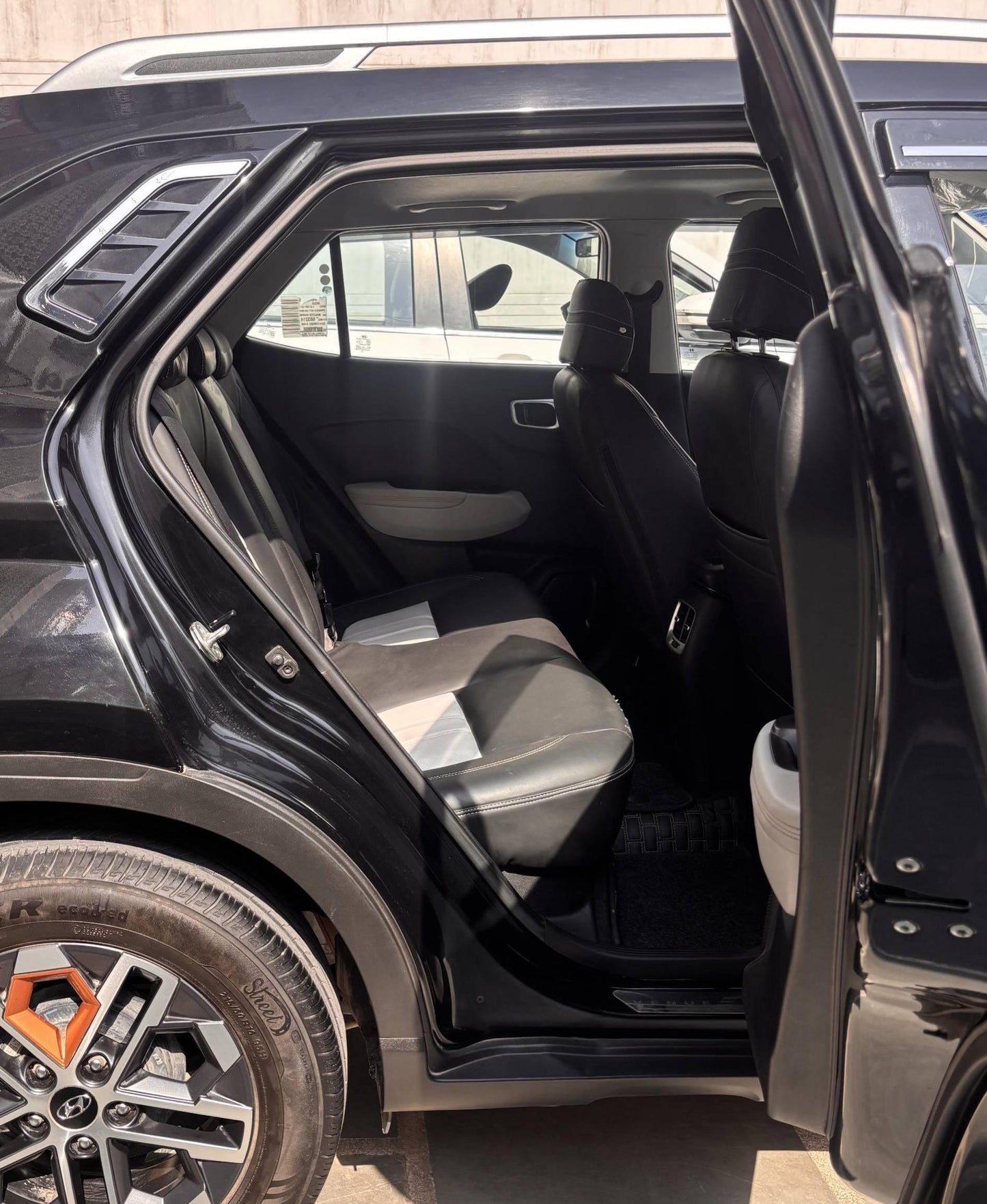 12,000 KMS HYUNDAI VENUE SX 1.0 PETROL (2025)