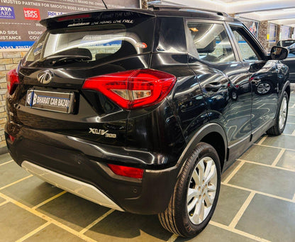 MAHINDRA XUV 300 W8 PETROL (2019)
