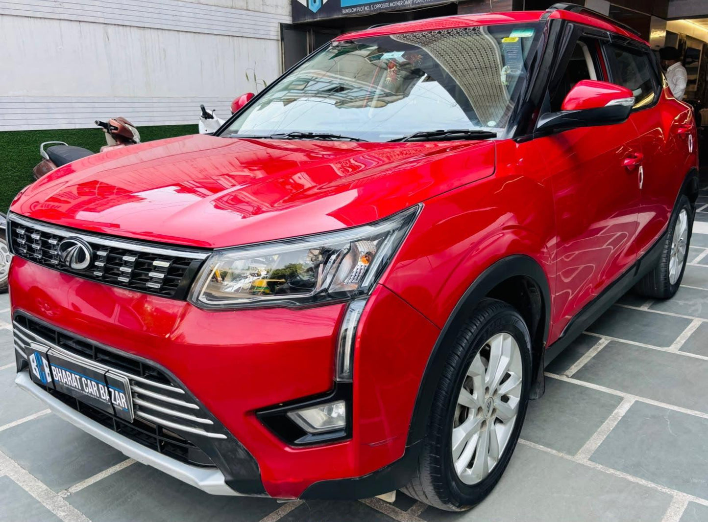43,000 KMS MAHINDRA XUV 300 W8 DIESEL (2019)