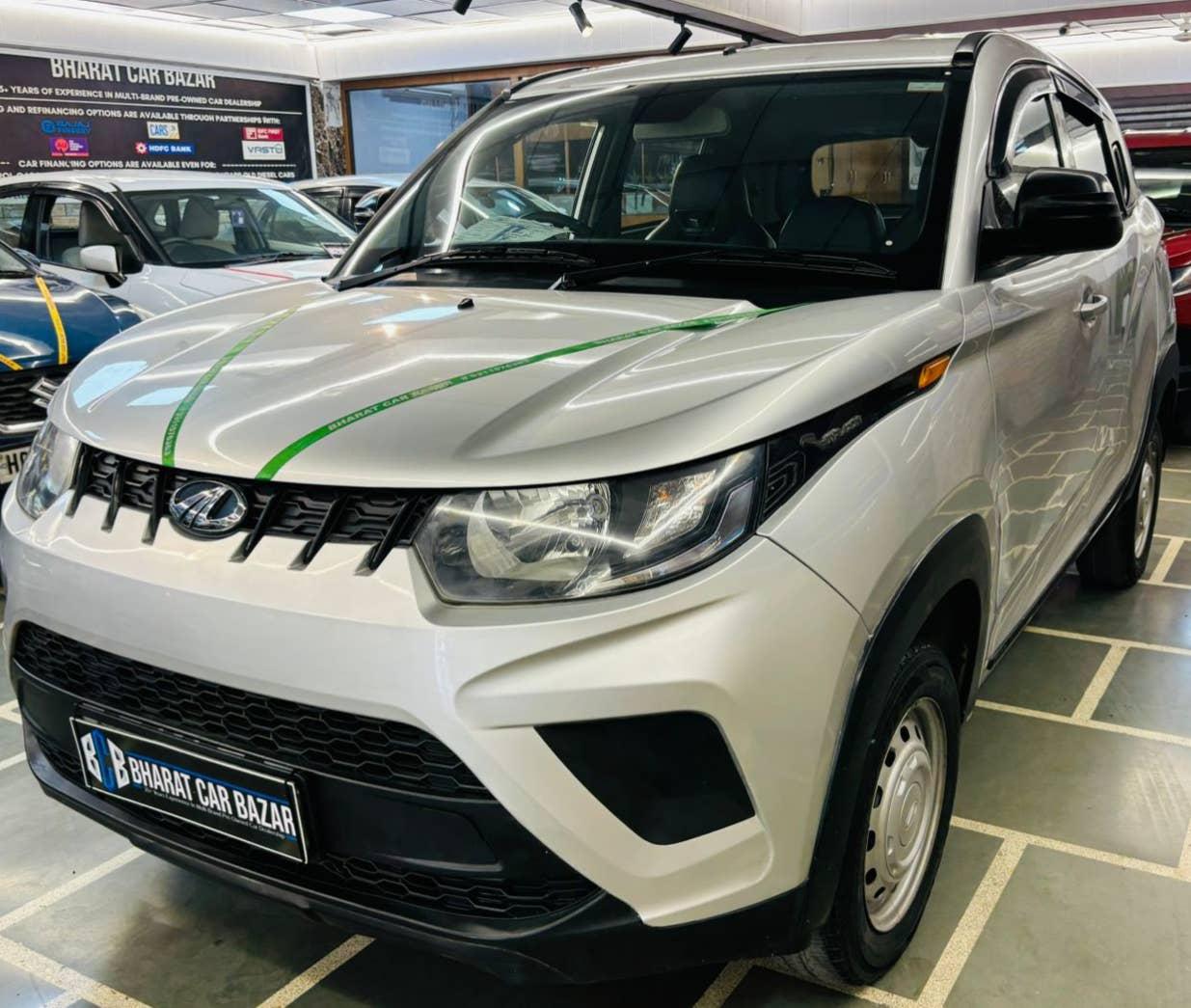 20,000 KMS MAHINDRA KUV 100 K2 6STR PETROL (2017)