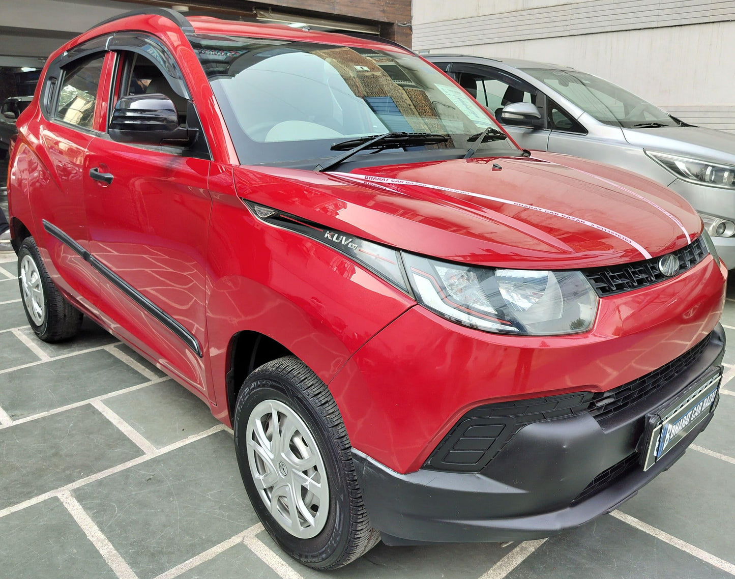 27,000 KMS MAHINDRA KUV 100 K2 PETROL (2016)