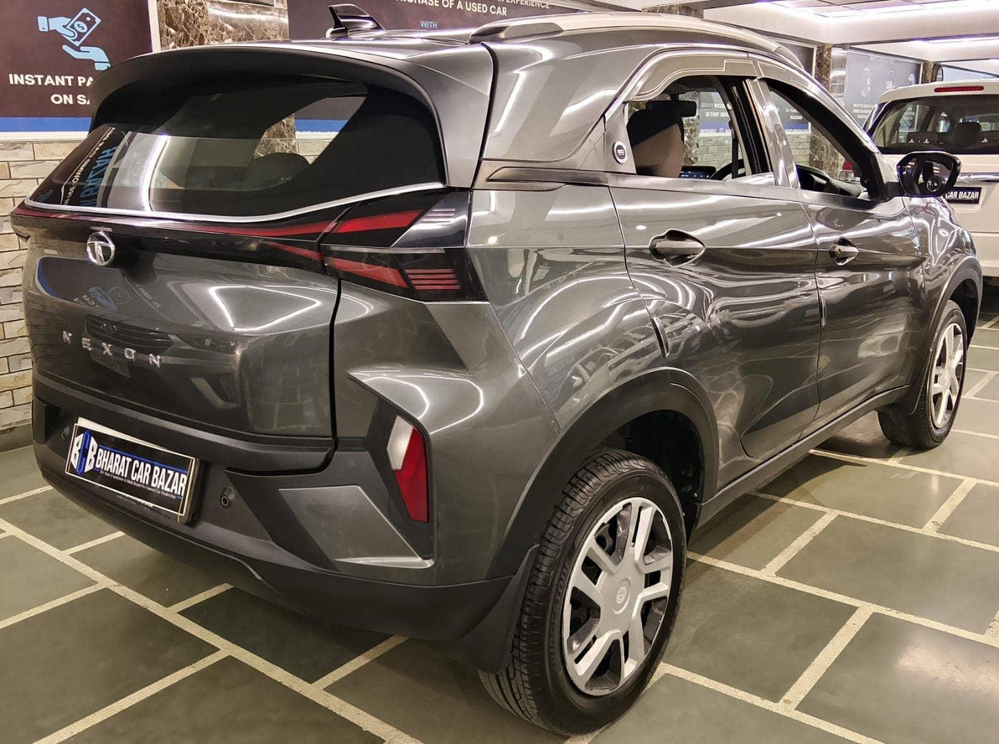 9,000 KMS TATA NEXON 1.2 SMART+ PETROL (2024)