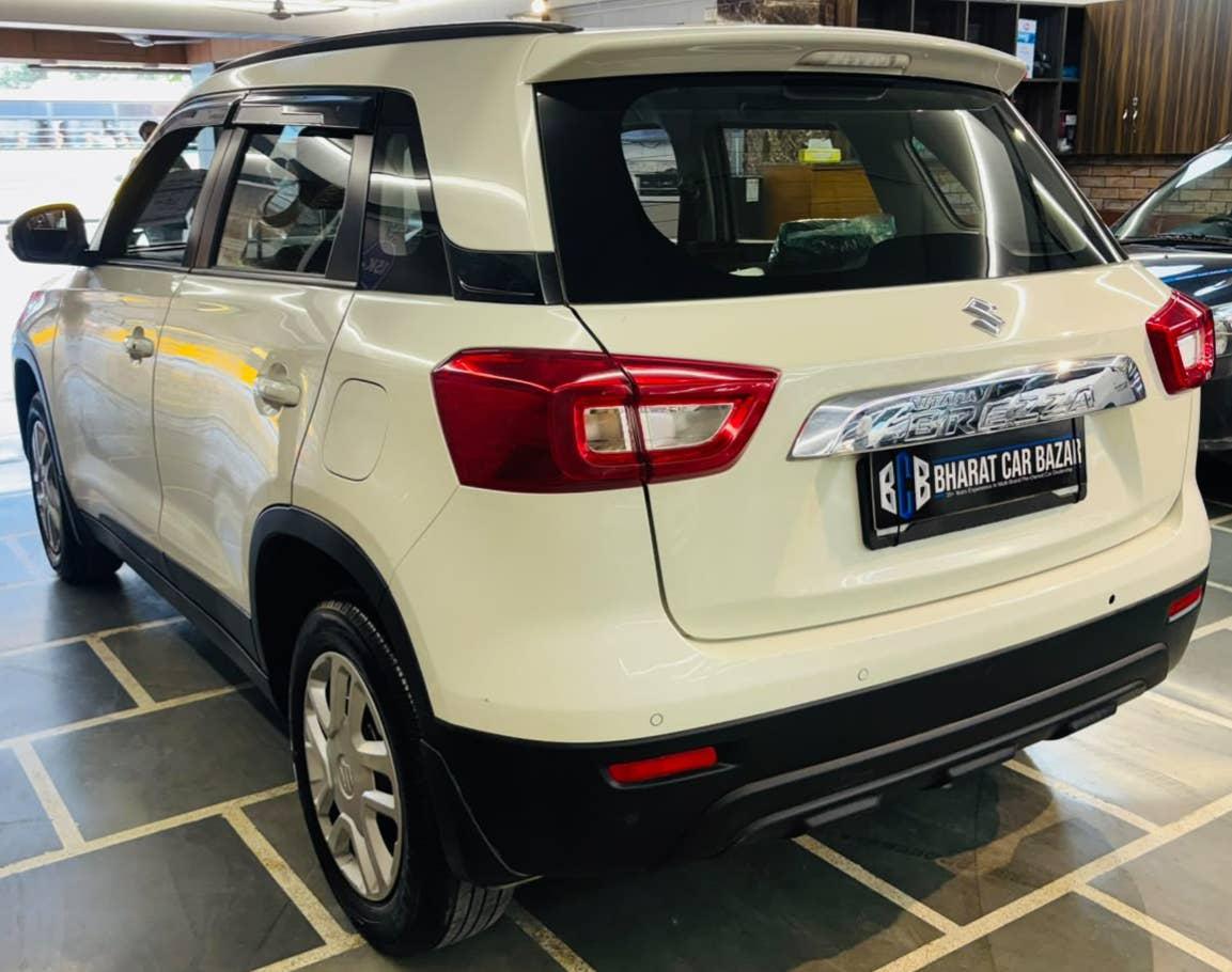 12,000 KMS MARUTI BREZZA VXI (O) PETROL (2022)