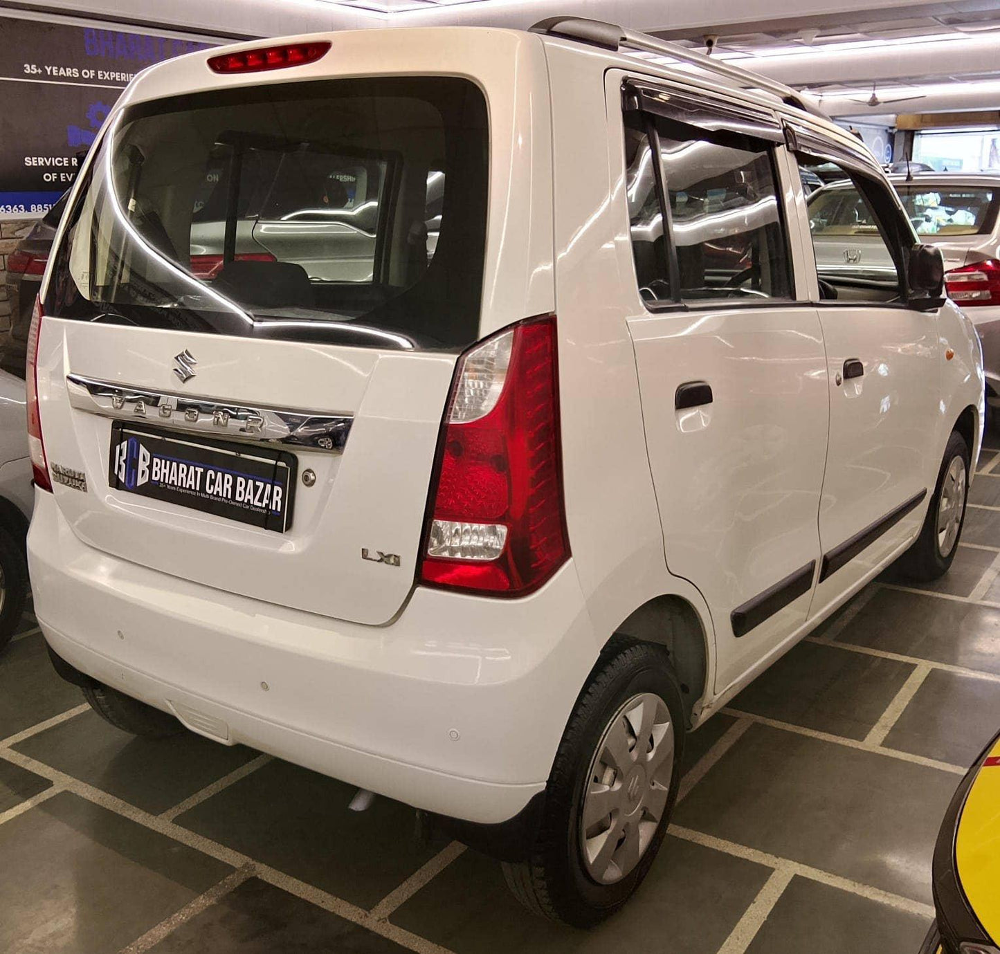 2,000 KMS MARUTI WAGONR LXI PETROL (2014)