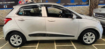 12,000 KMS HYUNDAI GRAND I10 1.2 SPORTZ (2016)