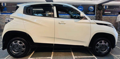 22,000 KMS MAHINDRA KUV 100 K6+ 6STR G NXT PETROL (2018)