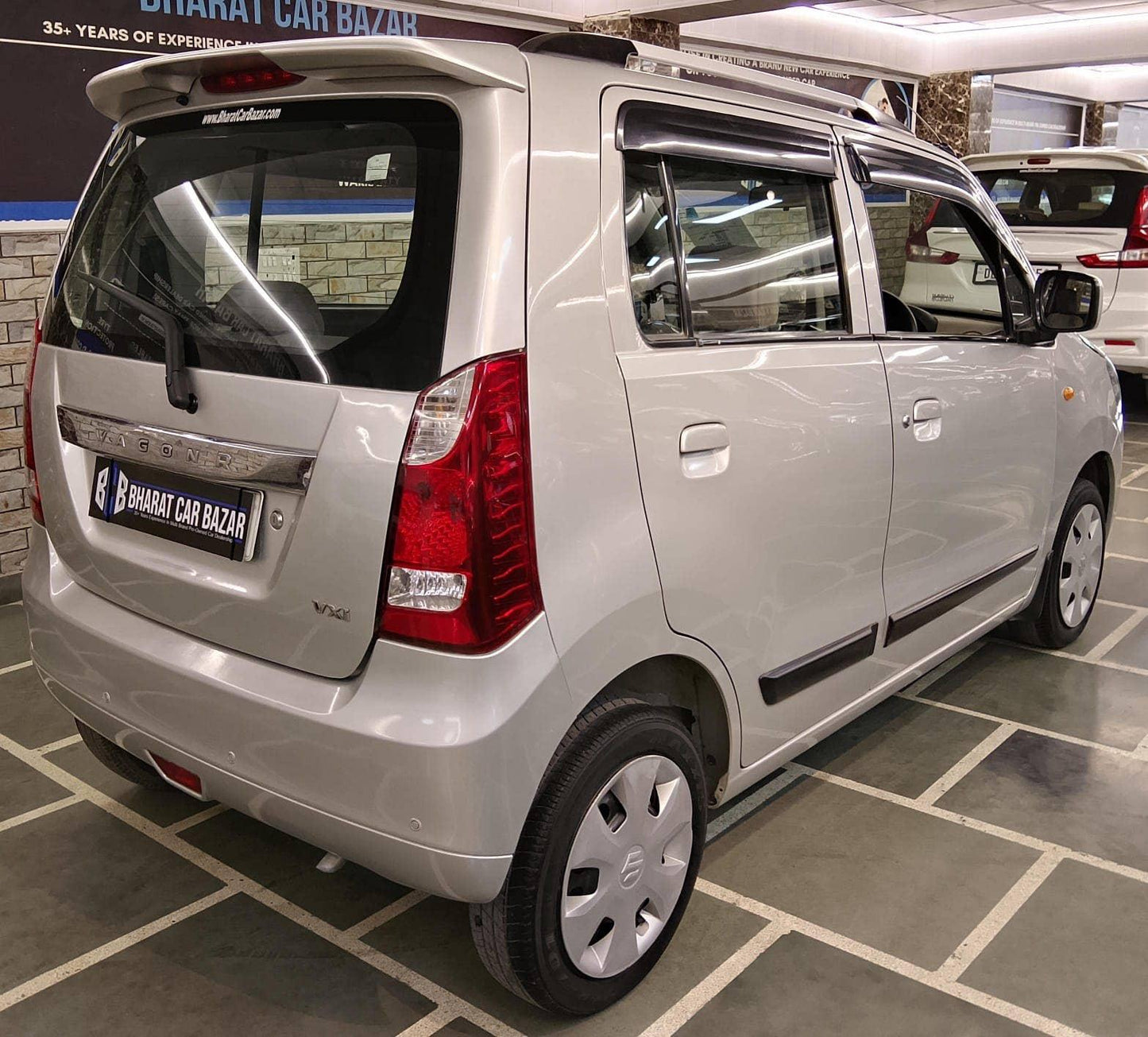 30,000 KMS MARUTI WAGONR VXI PETROL (2015)