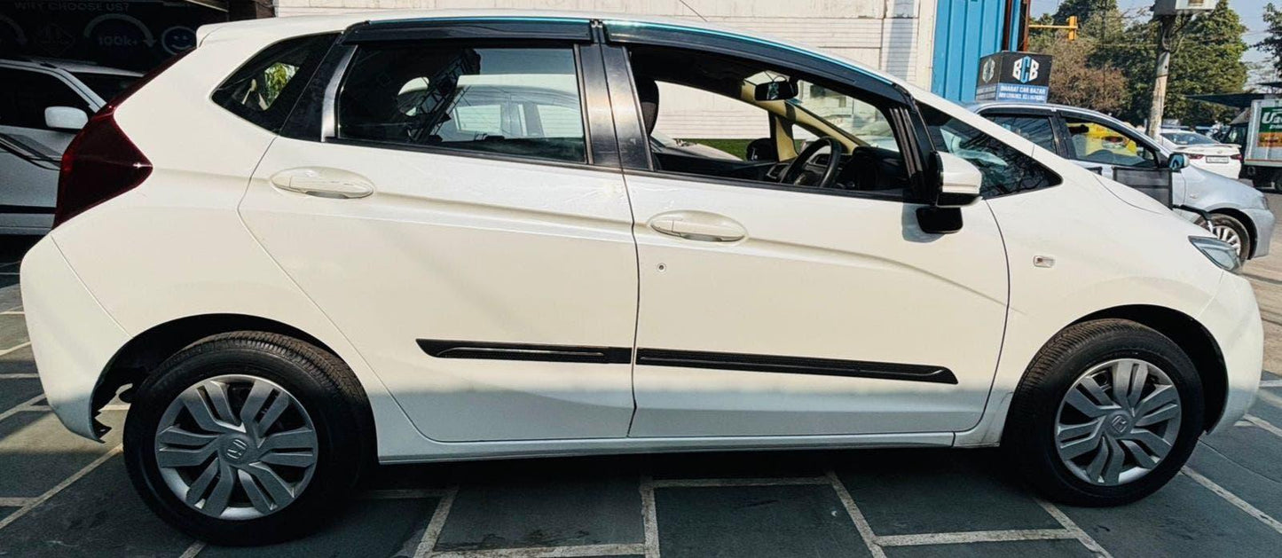 22,000 KMS HONDA JAZZ 1.2 S MT PETROL (2017)