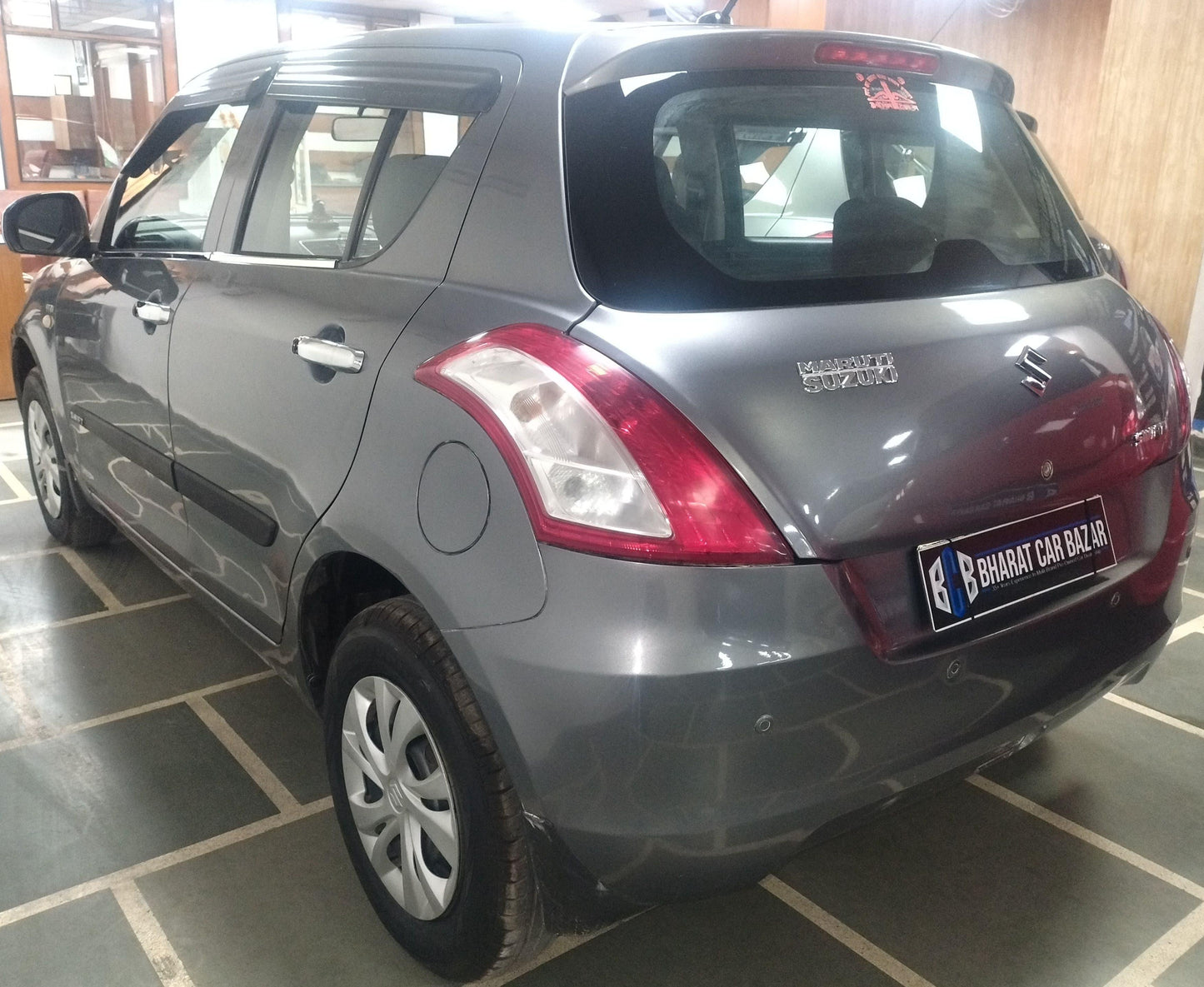 MARUTI SWIFT LXI (O) PETROL (2017)