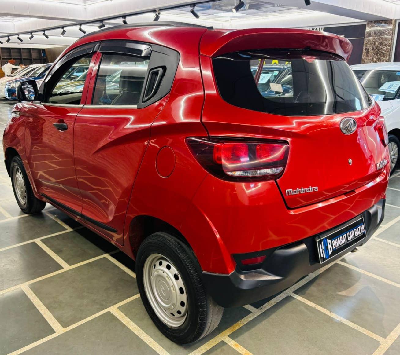 18,000 KMS MAHINDRA KUV 100 K2 6STR PETROL (2016)