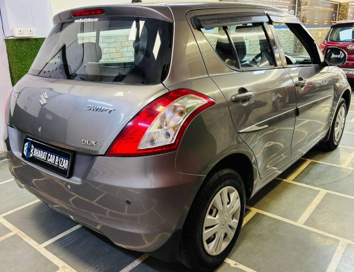 25,000 KMS MARUTI SWIFT LXI PETROL (2017)