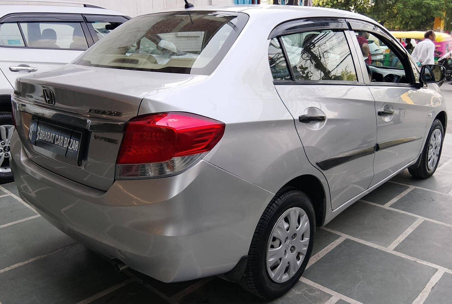37,000 KMS HONDA AMAZE E MT 1.2 PETROL (2015)