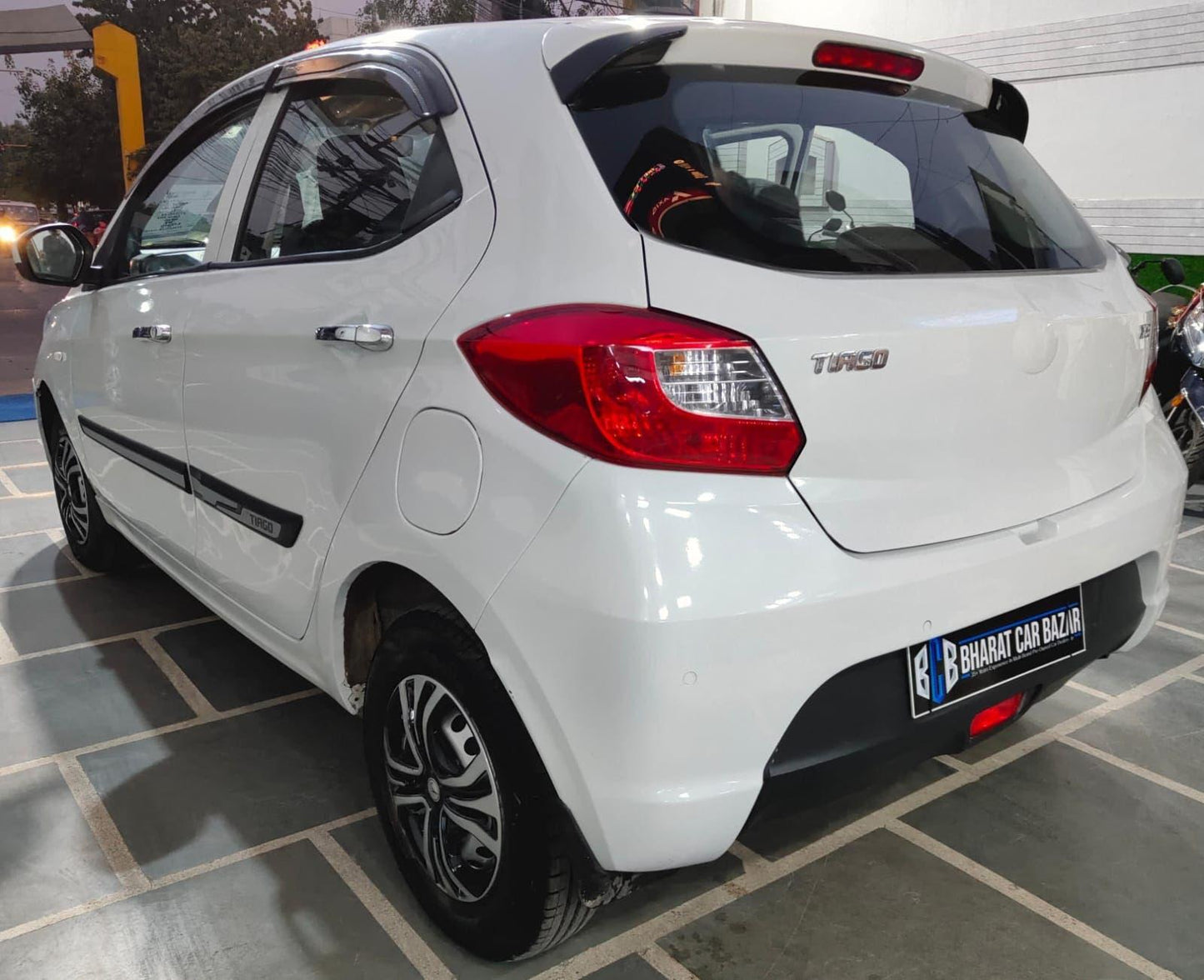 TATA TIAGO XE DIESEL (2020)
