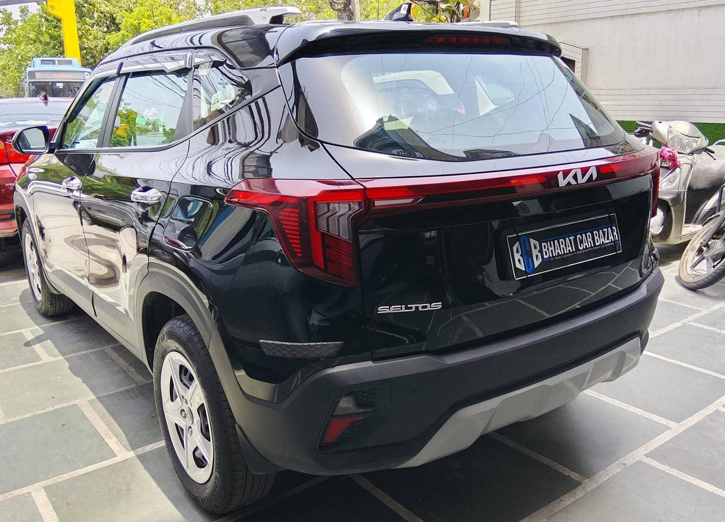 5,000 KMS KIA SELTOS G 1.5 6MT HTE (O) PETROL (2025)