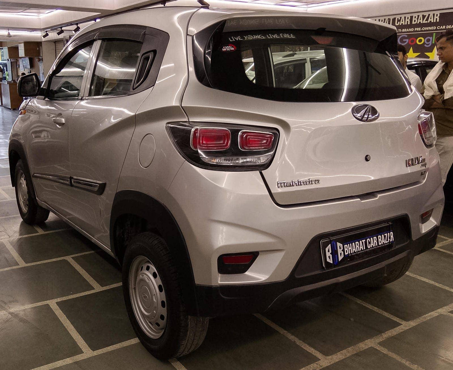 27,000 KMS MAHINDRA KUV 100 K2 NXT PETROL (2018)