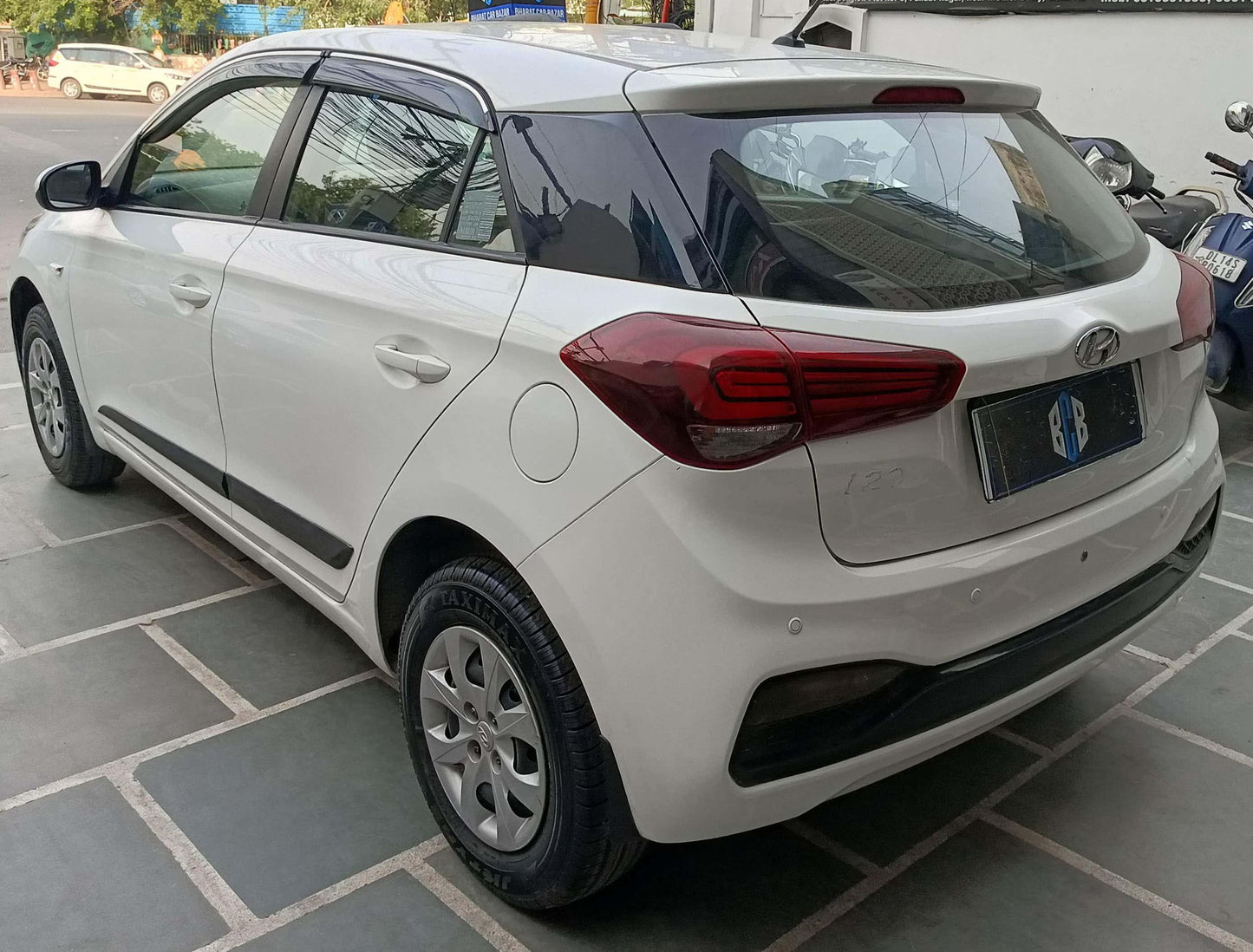 27,000 KMS HYUNDAI I20 MAGNA EXECUTIVE PETROL (2019)