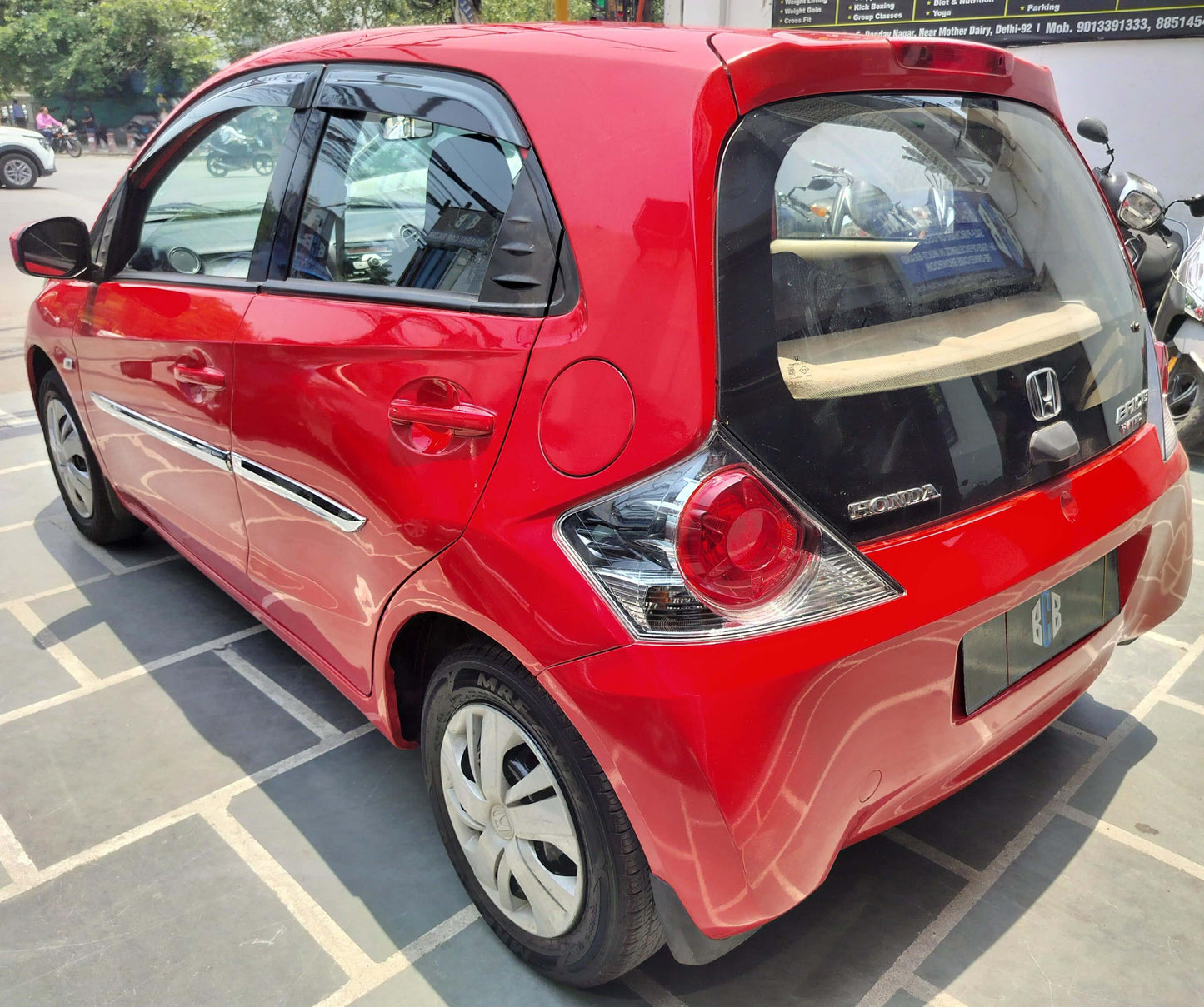 49,000 KMS HONDA BRIO SMT PETROL (2012)