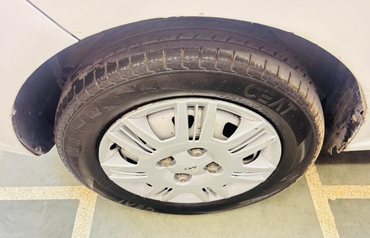 HYUNDAI SANTRO GL PETROL (2011)