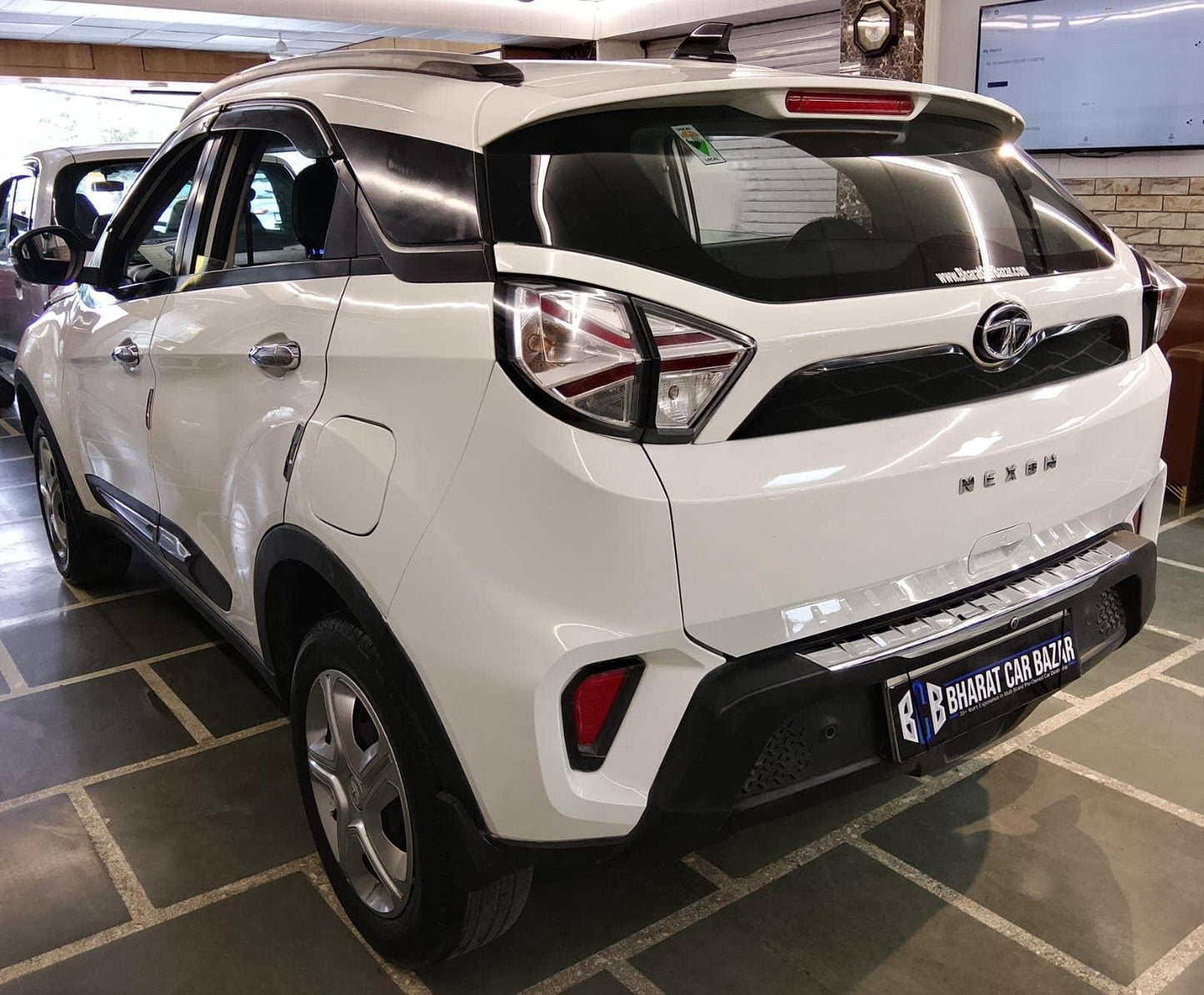 30,000 KMS TATA NEXON 1.2 XM+ S RTN PETROL (2023)