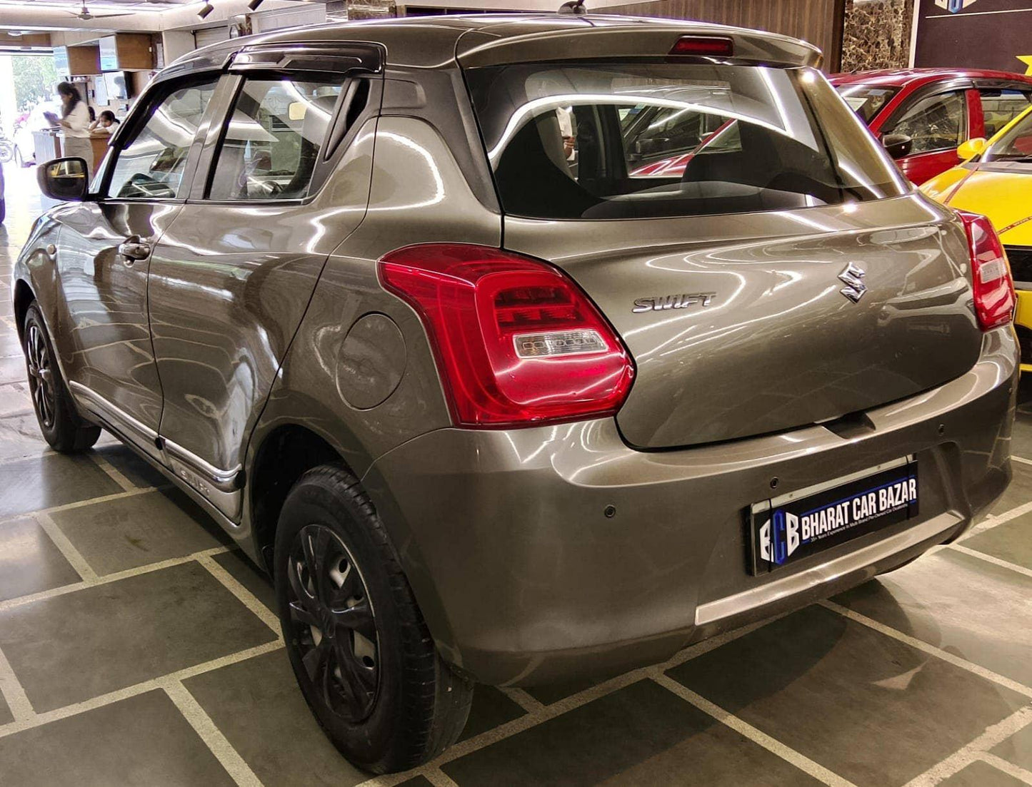 19,000 KMS MARUTI SWIFT LXI PETROL (2019)