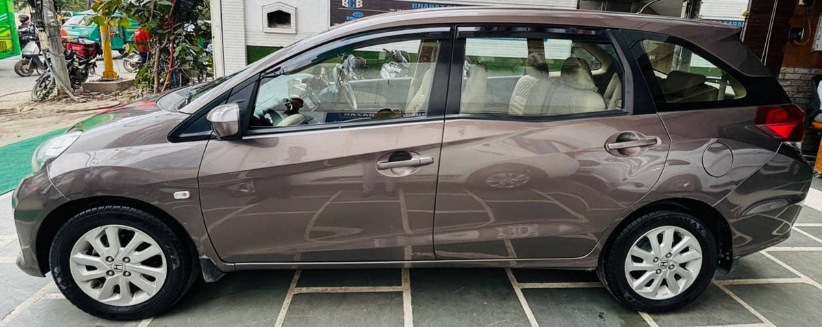 HONDA MOBILIO 1.5 V MT PETROL (2014)