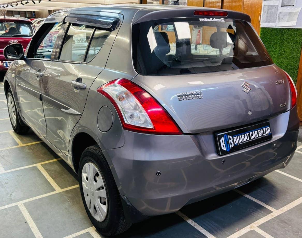 25,000 KMS MARUTI SWIFT LXI PETROL (2017)