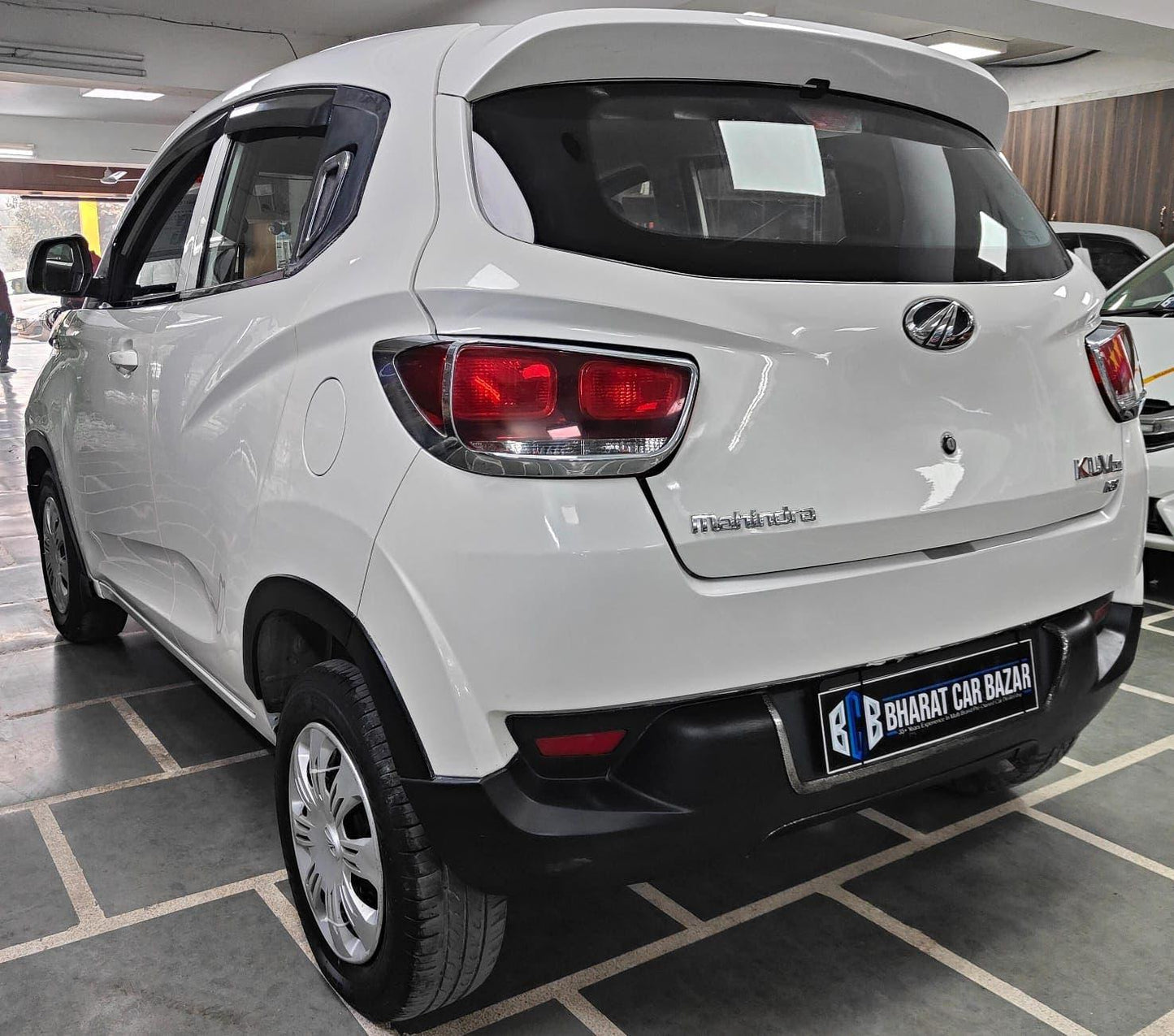 MAHINDRA KUV 100 K4 DIESEL (2016)