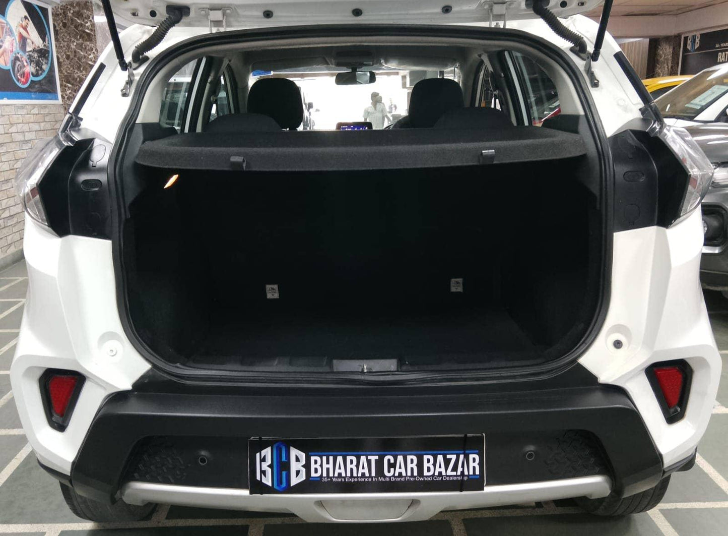 48,000 KMS TATA NEXON XZ 1.2 PETROL (2021)
