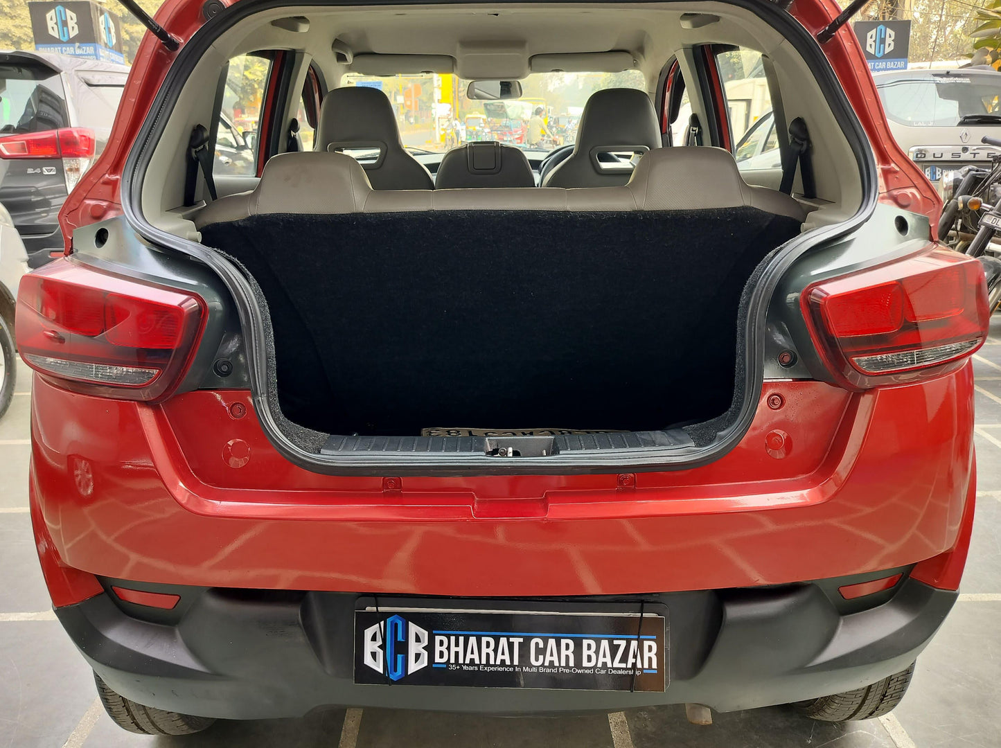 27,000 KMS MAHINDRA KUV 100 K2 PETROL (2016)