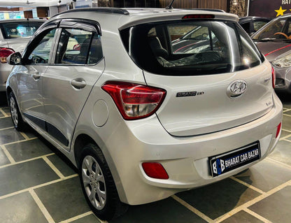 12,000 KMS HYUNDAI GRAND I10 1.2 SPORTZ (2016)