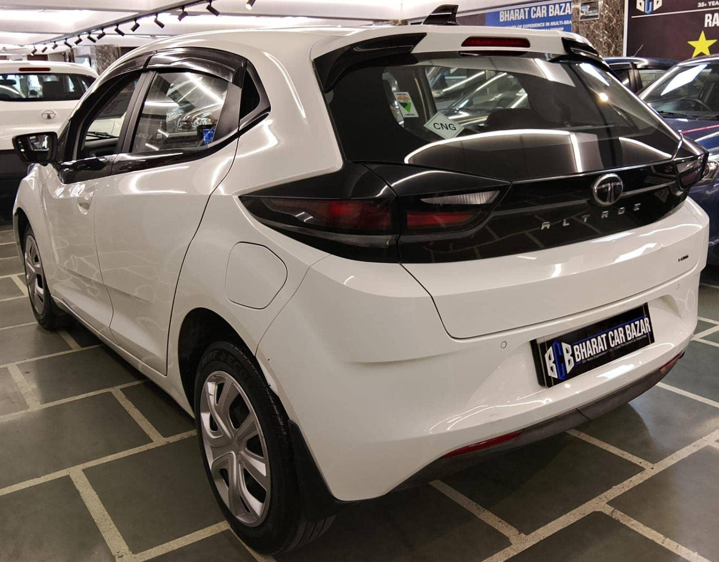 44,000 KMS TATA ALTROZ 1.2 XM+ S CNG (2024)